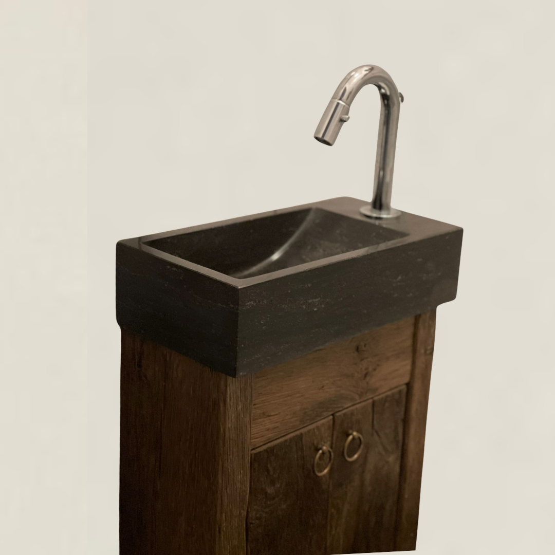 Old wood toiletmeubel