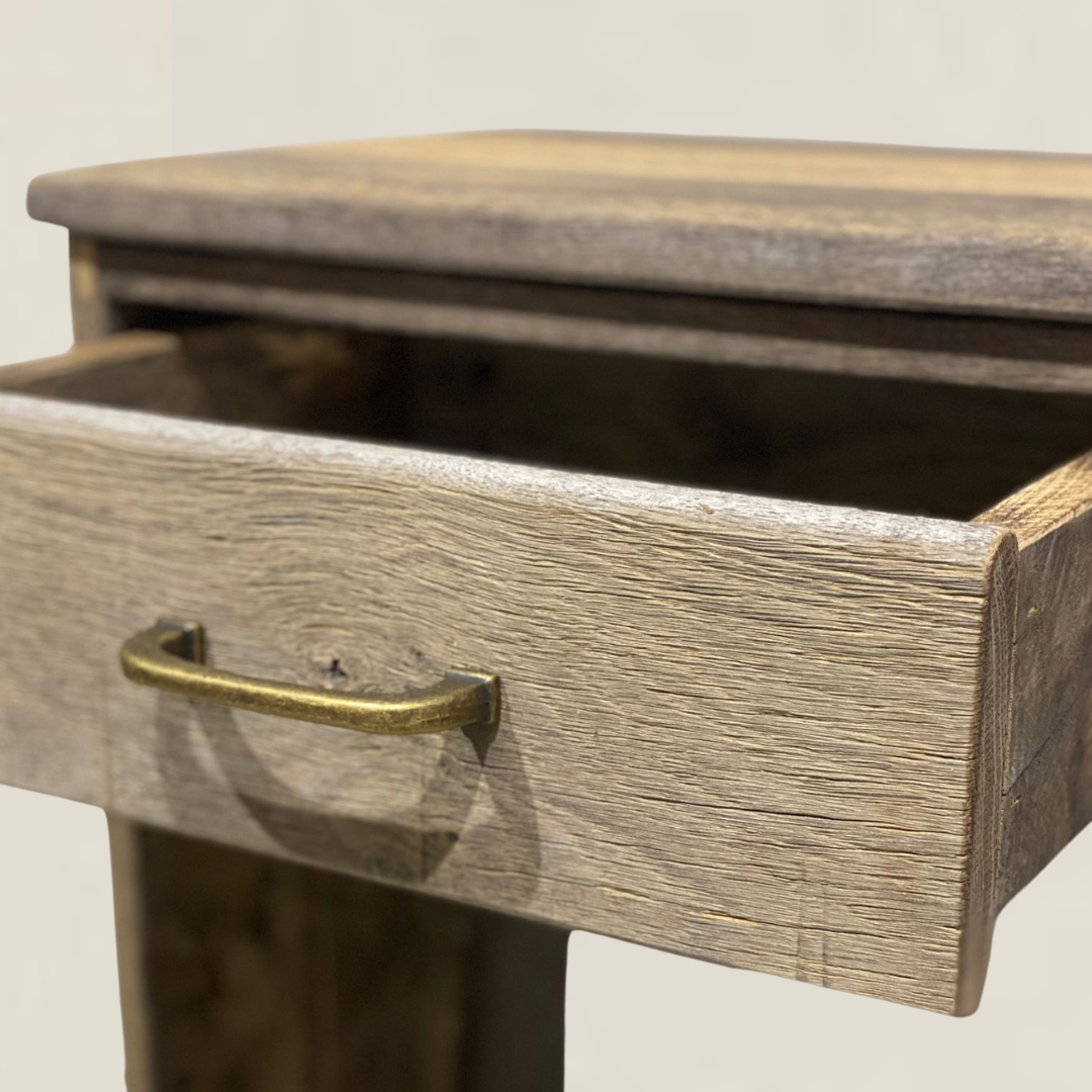 Landelijk nachtkastje